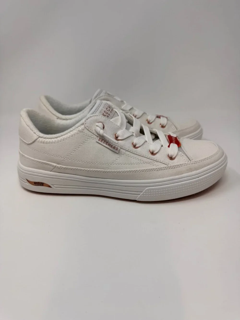 SKECHERS WOMEN WHITE ARCADE ARCH FIT SIZE 8